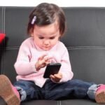 Uso intenso de smartphones causa lesões nos dedos, mãos e braços